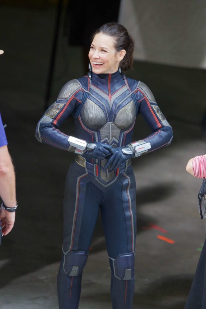 Evangeline Lilly and Paul Rudd - Filming a scene for 'Ant-Man and The Wasp' in Atlanta